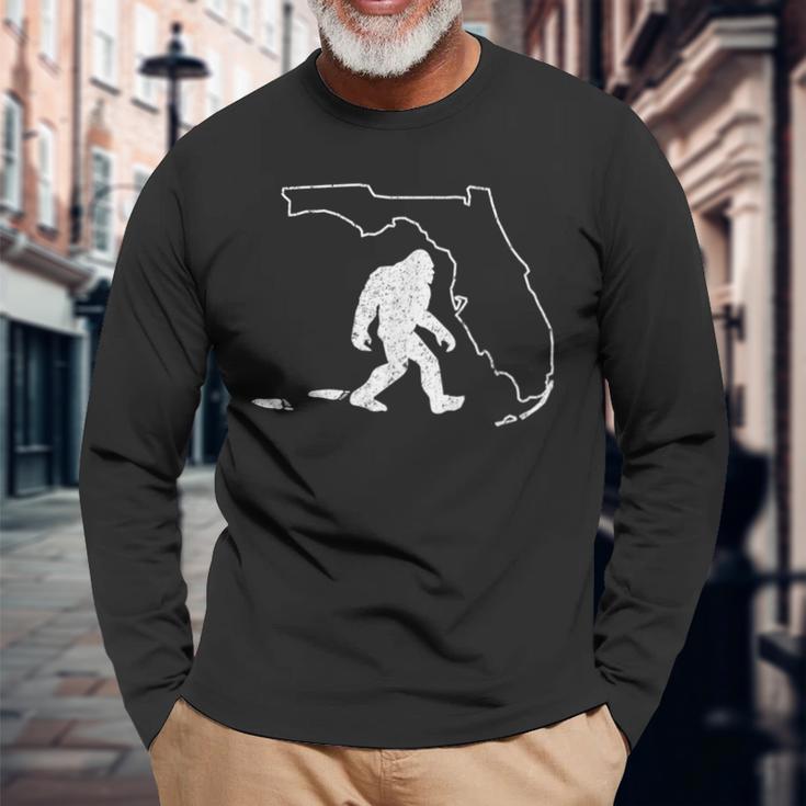 Skunk Ape Florida State Pride Vintage Bigfoot HunterLong Sleeve T-Shirt Gifts for Old Men