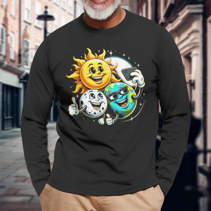 Slefie Earth Moon Sun Total Solar Eclipse 2024 Fun Long Sleeve T-Shirt Gifts for Old Men