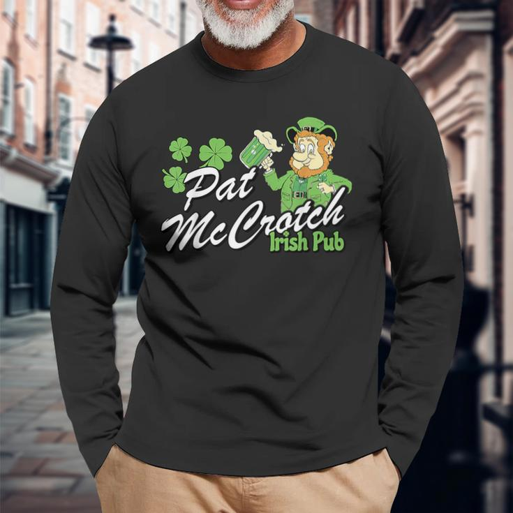 St Patty's Day Pat Mccrotch Irish Pub Lucky Clover Long Sleeve T-Shirt Gifts for Old Men