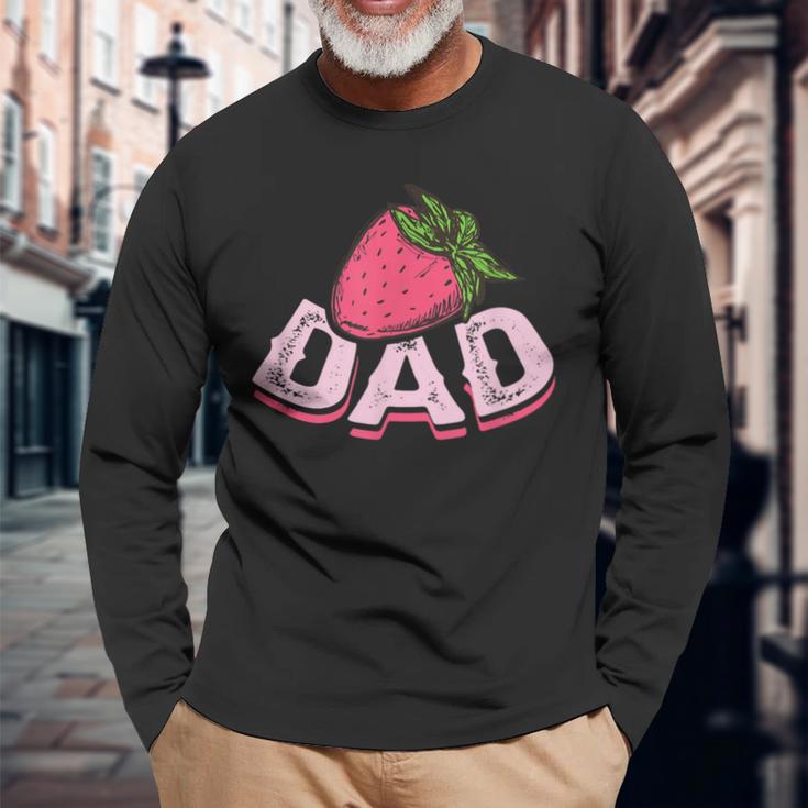 Strawberry Papa Strawberry Fruit Lover Strawberry Fathers Day Long Sleeve T-Shirt Gifts for Old Men