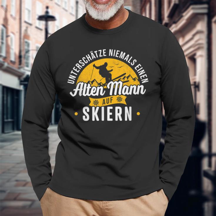 Unterschatzniemals Einen Alte Mann Auf Skiern Unterschatz Niemals Eine Langarmshirts Geschenke für alte Männer