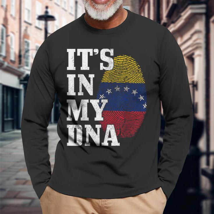 Venezuela It's In My Dna Flag Pride Roots Vintage Venezuelan Long Sleeve T-Shirt Gifts for Old Men