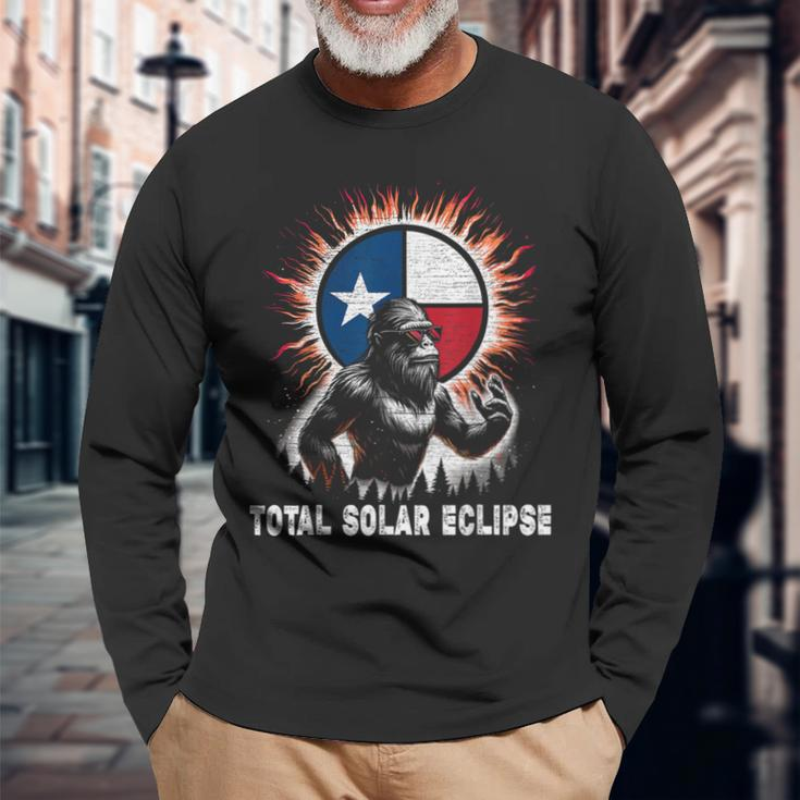 Vintage Bigfoot Total Solar Eclipse Texas Flag Long Sleeve T-Shirt Gifts for Old Men