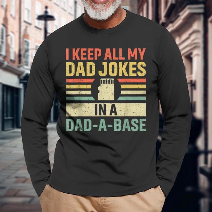 Vintage Ich Behalte Alle Meine Papa-Witze In Einem Langarmshirts Geschenke für alte Männer