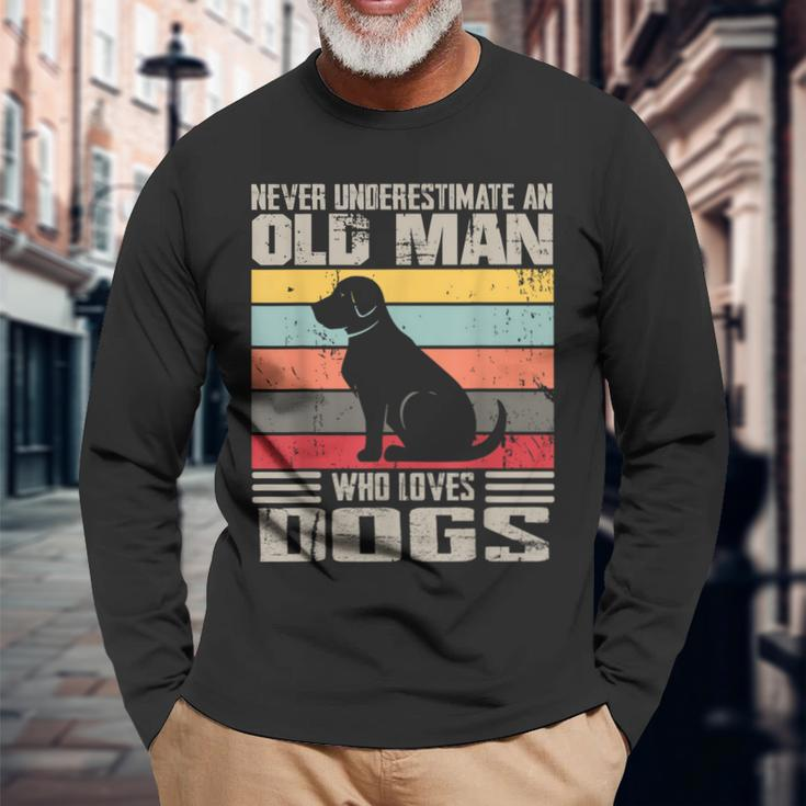 Vintage Never Underestimate An Old Man Who Loves Dogs Cute Long Sleeve T-Shirt Gifts for Old Men
