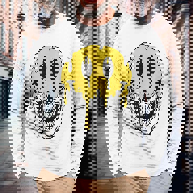 y2k-smiling-skull-face-cyber-