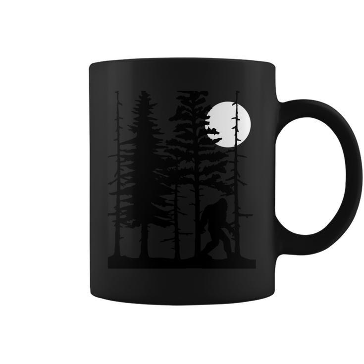 Bigfoot Hiding In Forest For Sasquatch Believers Coffee Mug