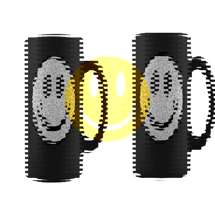 Linda Cara Sonriente Amarilla Cara Sonriente Cara Feliz Ropa Taza de café