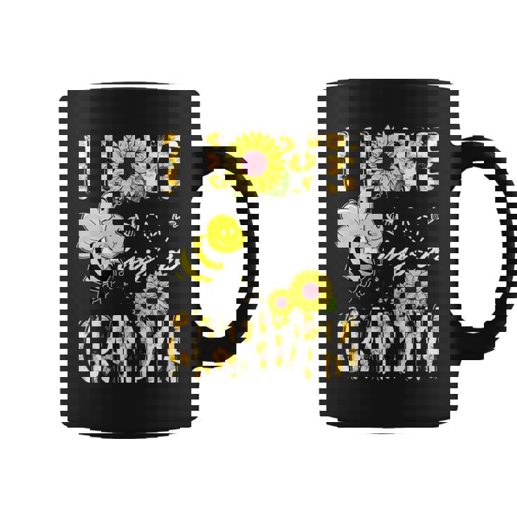 I Love Being A Grandma Sunflower Bee Lover Mother's Day Cute Coffee Mug