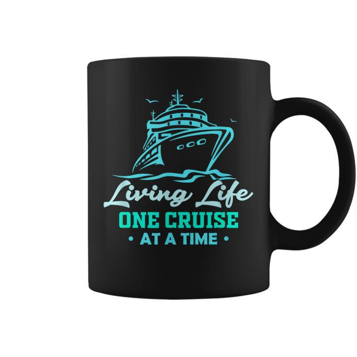 Matching Living Life Eine Kreuzfahrt Nach Der Anderen Lustiges Kreuzfahrtschiff Tassen