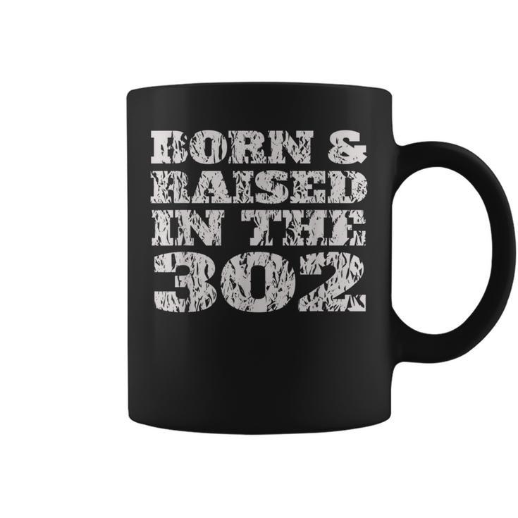 Vintage Born & Raised In The 302 For People From De Coffee Mug