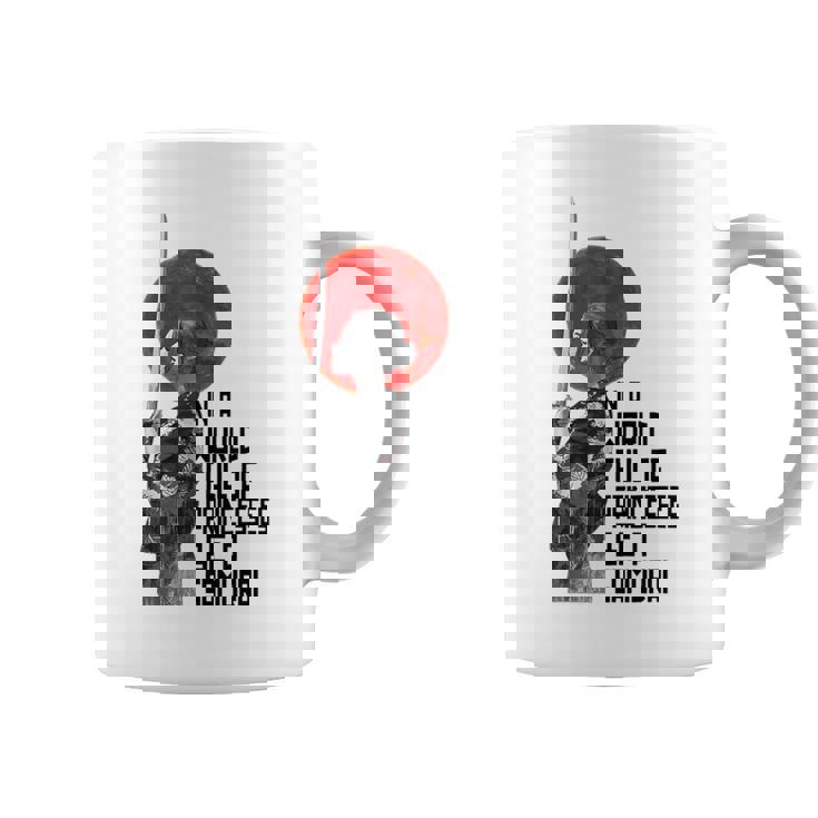 En Un Mundo Lleno De Princesas Ser Un Samurai Japonesa Taza de café