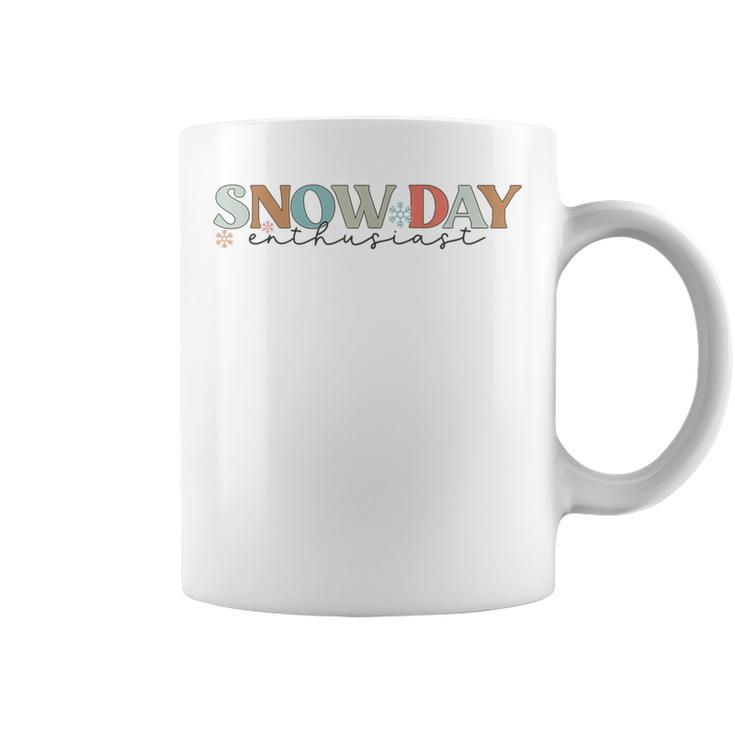 Retro Snow Day Enthusiast Christmas Teacher Winter Holiday Coffee Mug