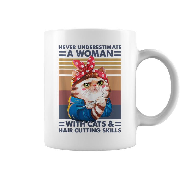 Never Underestimate A Woman With Cats & Hair Cutting Skills Coffee Mug