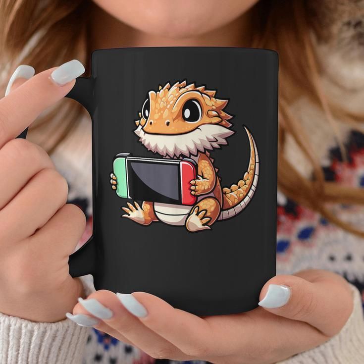Cute Bearded Dragon Playing Video Games Gamer Coffee Mug Unique Gifts