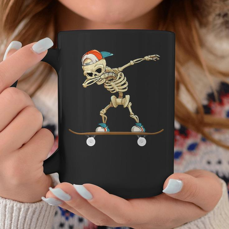 Dabbing Skeleton Skater Black Tassen Lustige Geschenke