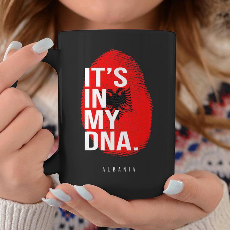 Es Ist In Meiner Dna Albanian Albania Origin Genetics Tassen Lustige Geschenke