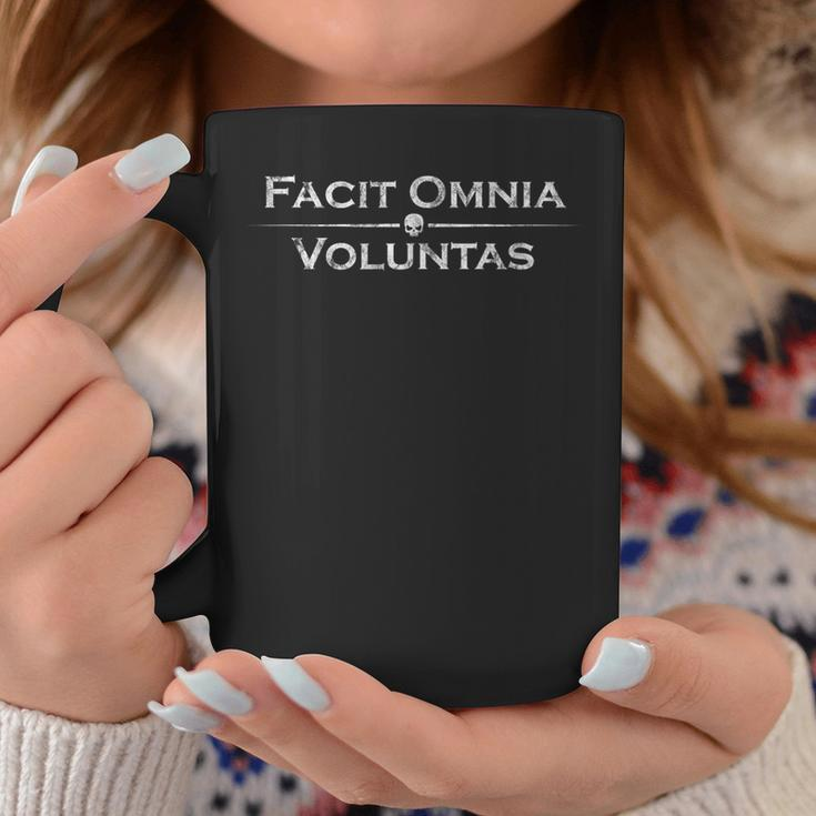 Latin Slogan Facit Omnia Voluntas Tassen Lustige Geschenke