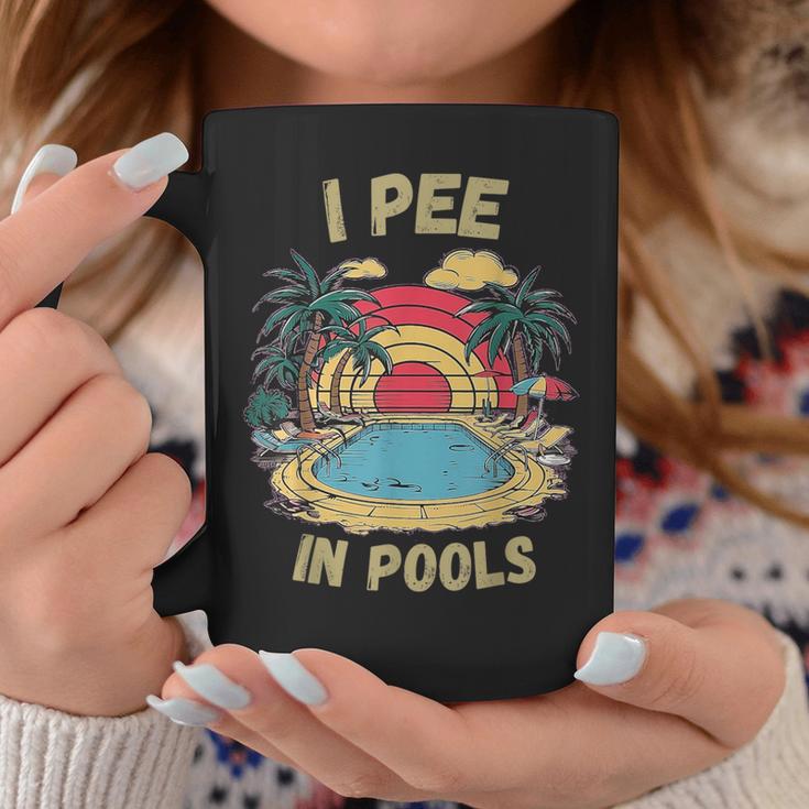 I Pee In Pools Sarkastisch Und Lustig Für Pool-Liebhaber Retro Tassen Lustige Geschenke