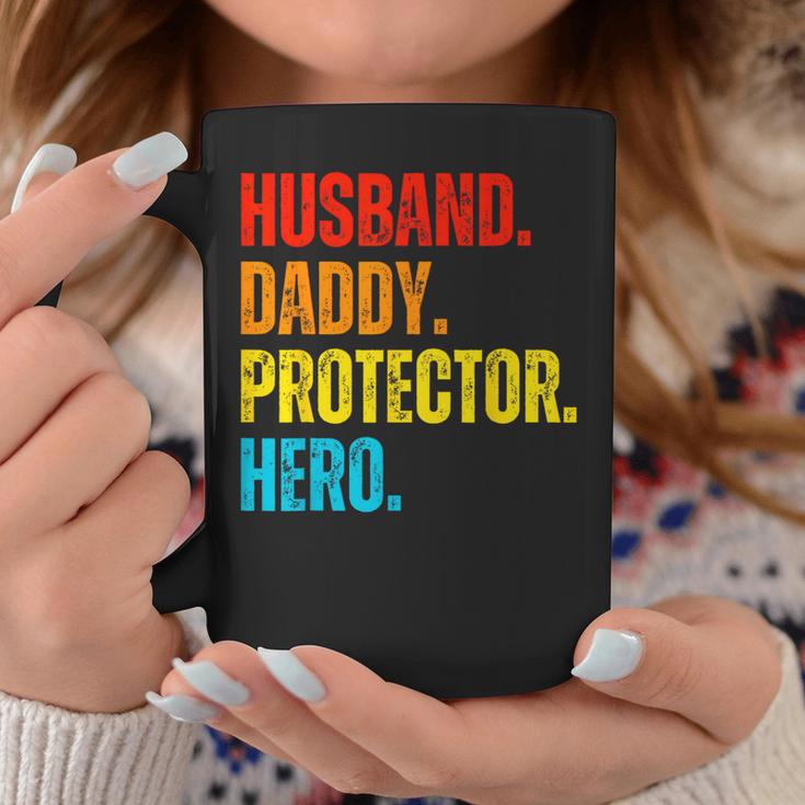 Retro Ehemann Papa Protector Heroatertag Für Papa Tassen Lustige Geschenke