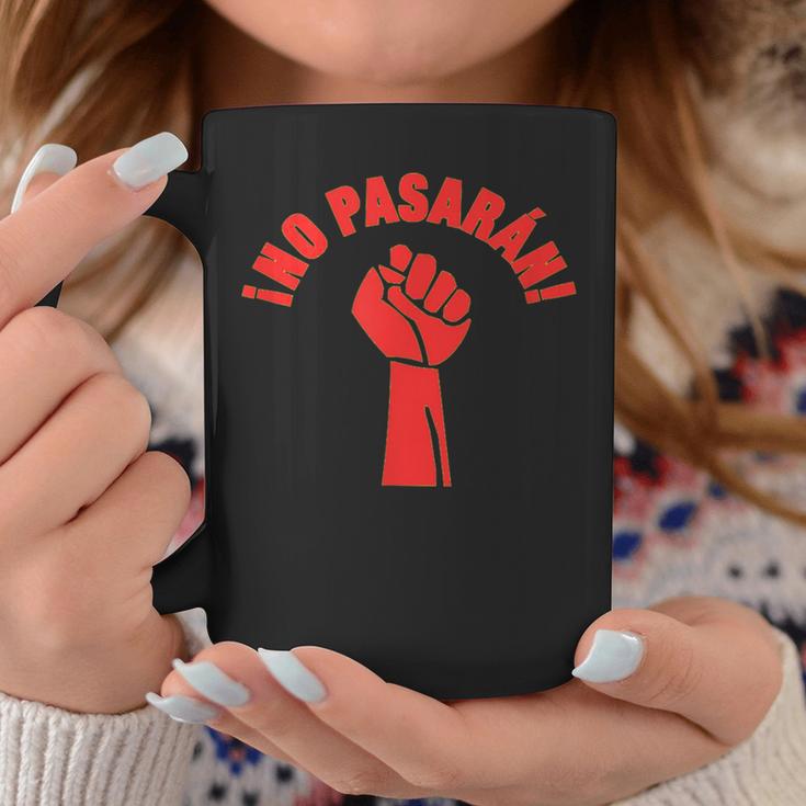 Unisex Tassen Schwarz mit ¡No Pasarán! & Roter Faust, Politisches Design Lustige Geschenke