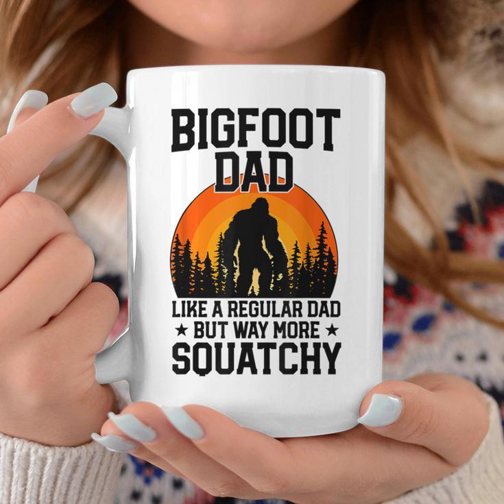 Bigfoot Dad Retro Papa Squatchintage Sasquatchatertag Tassen Lustige Geschenke