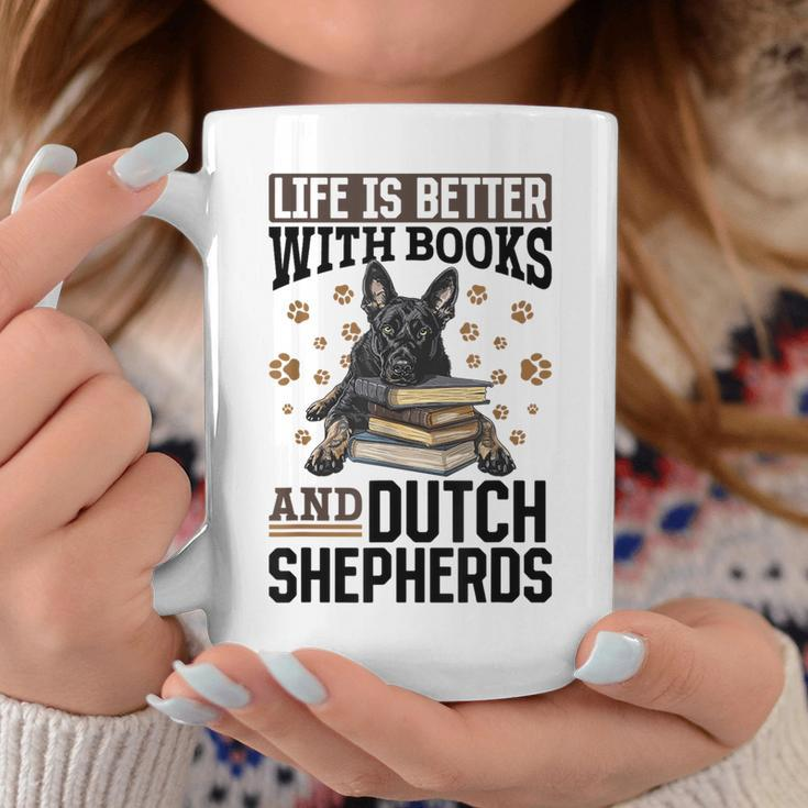 Niederländischer Schäferhund Das Leben Ist Besser Mit Büchern Und Holländisch Tassen Lustige Geschenke