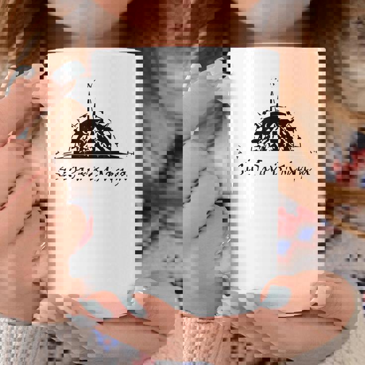 Sic Parvis Magna La Grandeza Latina Desde Pequeños Comienzos Taza de café Regalos divertidos