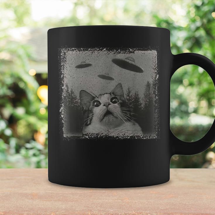 Alien Ufo Cat Selfie Kitty Vintage Graphic Cats Lover Coffee Mug Gifts ideas