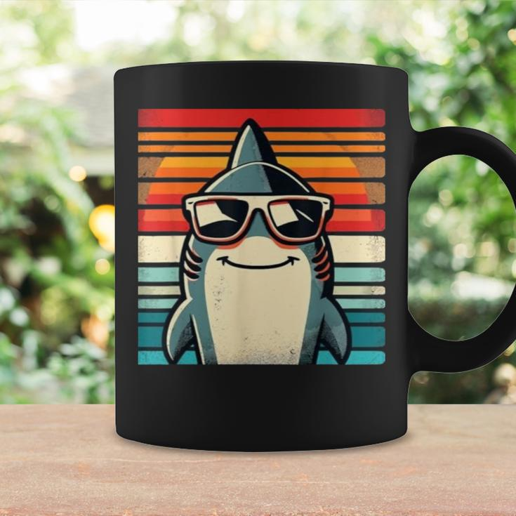 Cooler Retro Hai In Sonnenbrille 70Er 80Er 90Er Lustiger Hai Tassen Geschenkideen