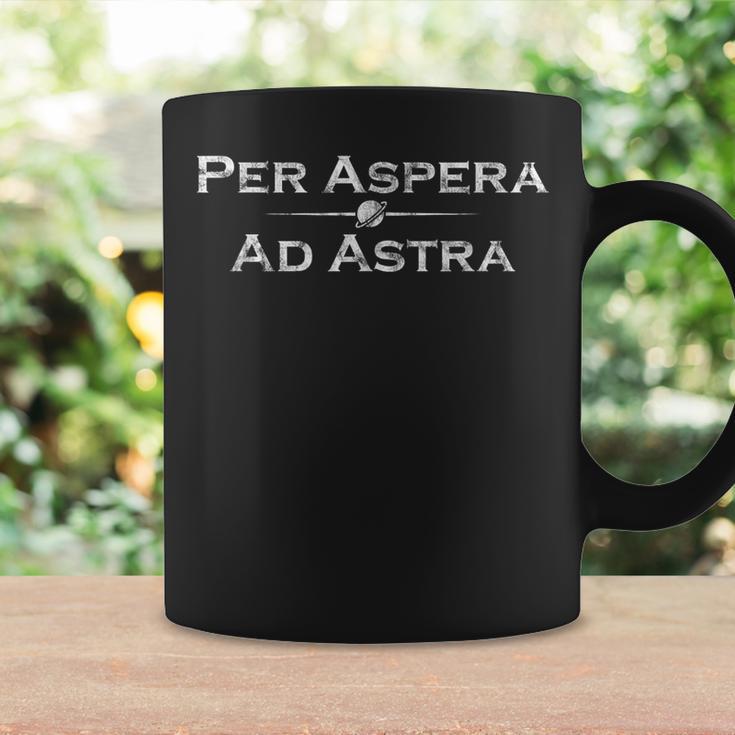 Latin Per Aspera Ad Astra Tassen Geschenkideen