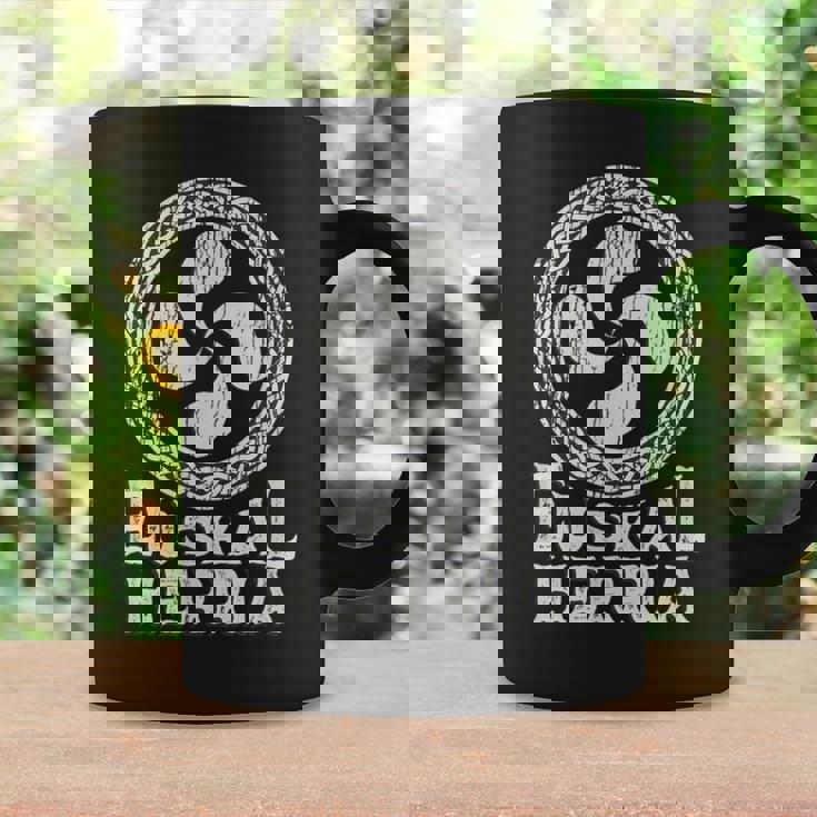 Lauburu Estilo Tribal Ligeramente Desgastado Taza de café Ideas de regalos