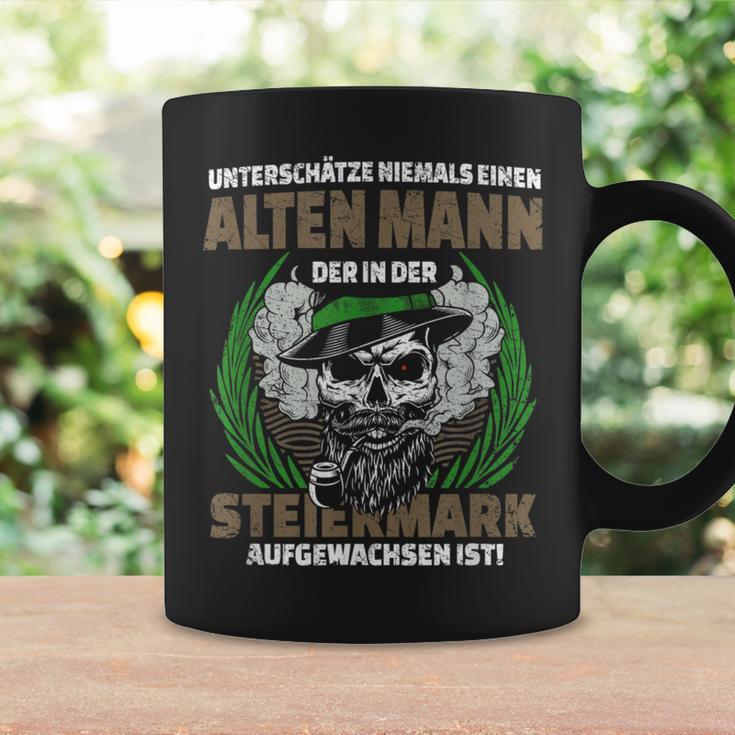 Men's Underschätze Niemal Einen Alten Mann Steiermark Slogan Tassen Geschenkideen