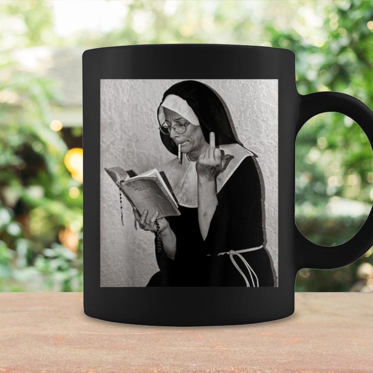 Nun Middle Finger Attitude Novelty Nun Unholy Tassen Geschenkideen