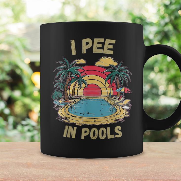 I Pee In Pools Sarkastisch Und Lustig Für Pool-Liebhaber Retro Tassen Geschenkideen