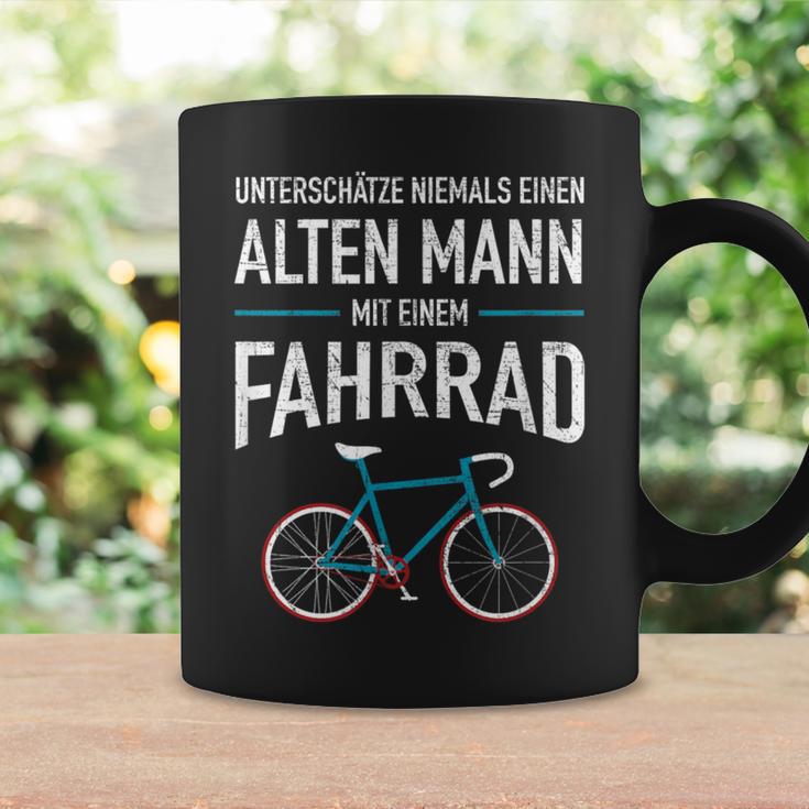 Unterschätze Niemals Einen Alten Mann Mit Ein Fahrrad Tassen Geschenkideen