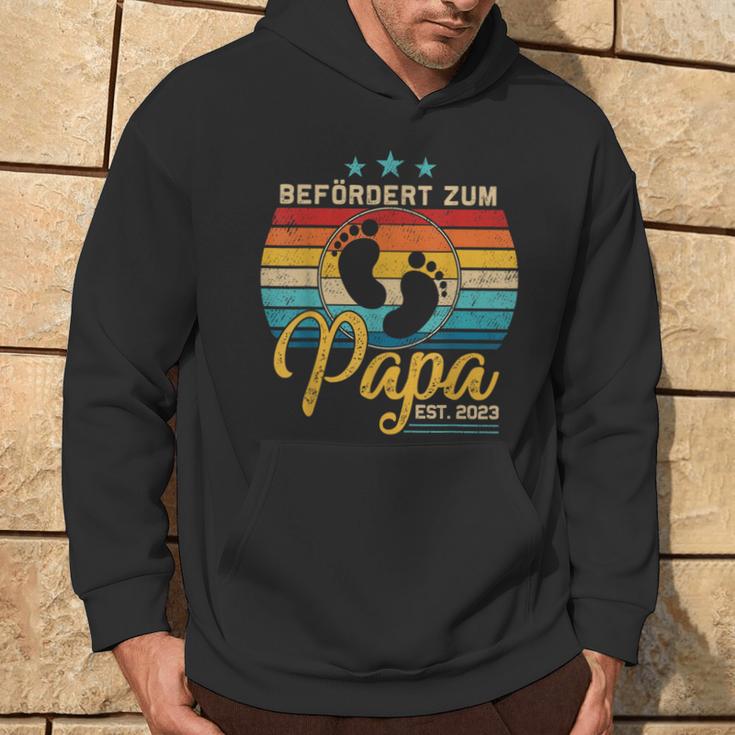 Beförderte Zum Papa 2023 Vintage Ich Werde Papa 2023 Loading Hoodie Lifestyle