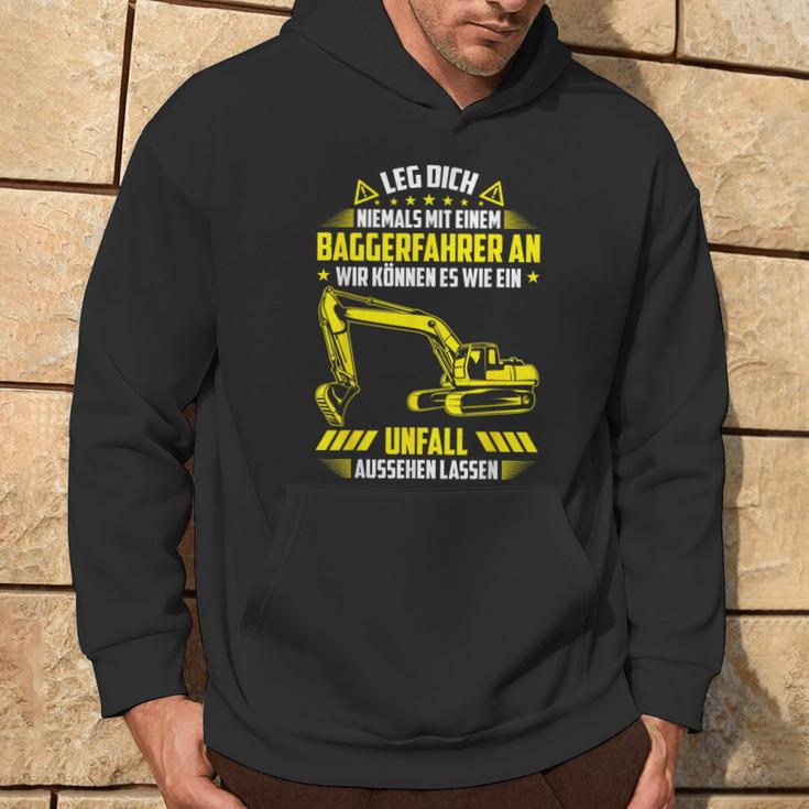 Cool Digger Driver Leg Dich Nie Mit Einem Ein Ein Digger Driver An Kapuzenpullover Lebensstil