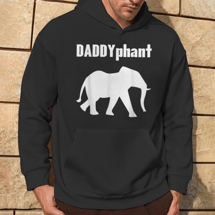 Daddyphantater Elefant Papaatertag Lustig Papa Wortspiel Kapuzenpullover Lebensstil