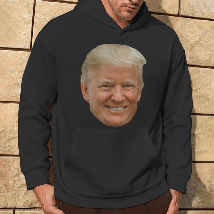 Donald J Trump Das Gesicht Des Präsidenten Auf Einem Meme Kapuzenpullover Lebensstil