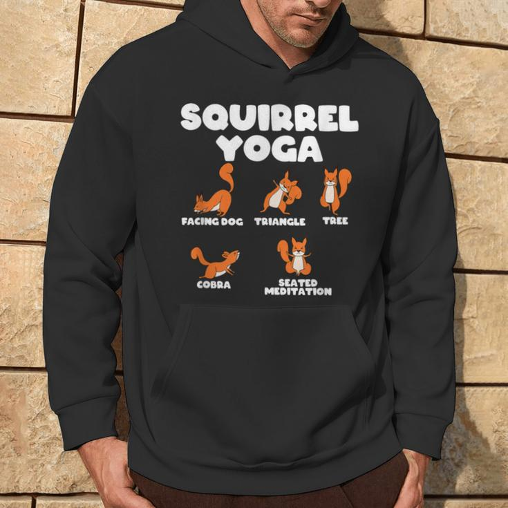Eichhörnchen Yoga Lustiges Pose Illustration Schwarz Hoodie Lebensstil