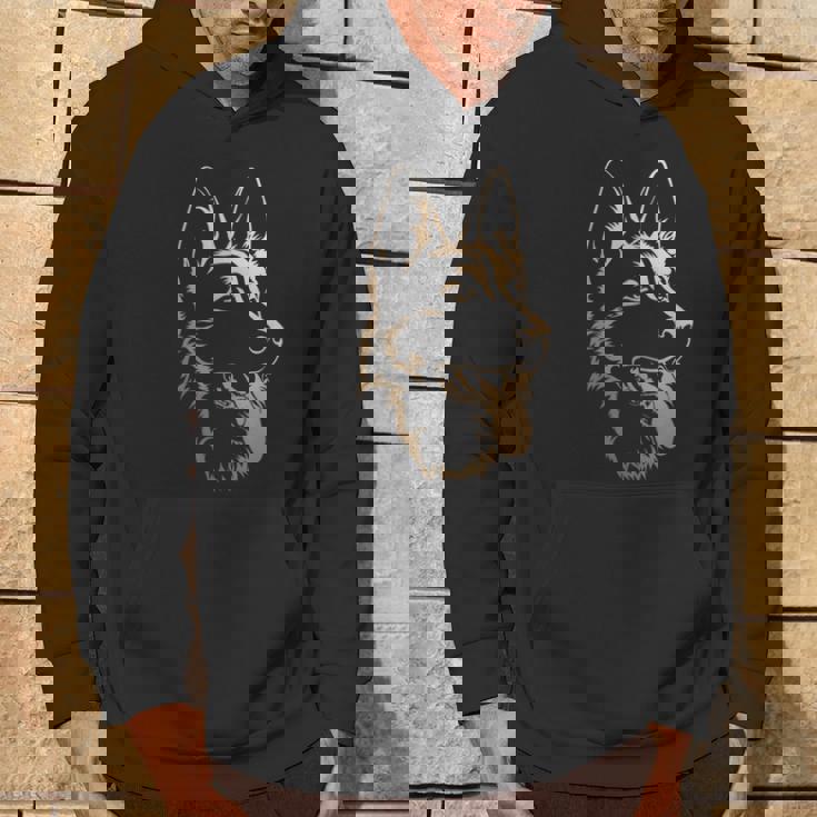 Tyson, CHIEN Berger Allemand à La Robe Noir Et Feu