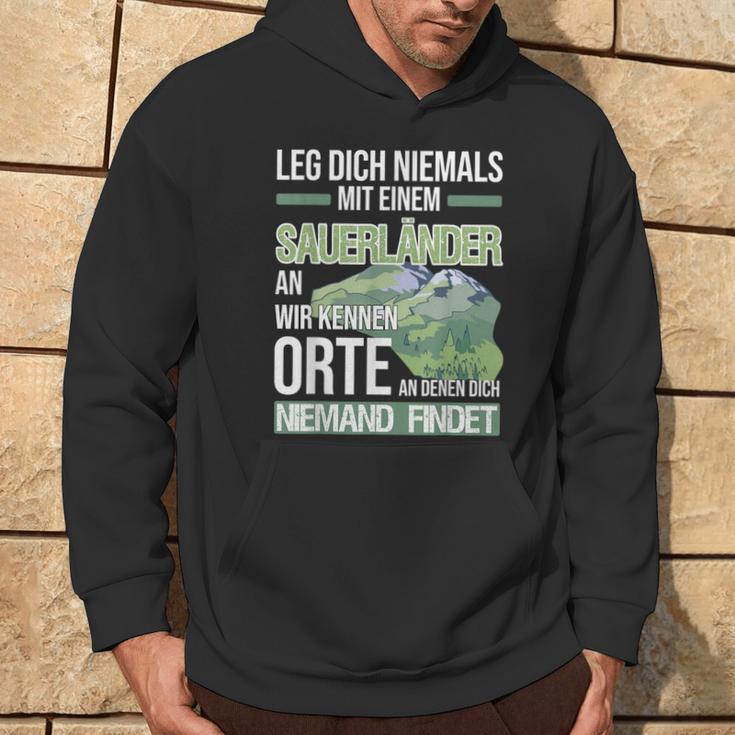 Sauerland Schwarzes Hoodie - Niemals mit Einem Sauerländer Anlegen Lebensstil