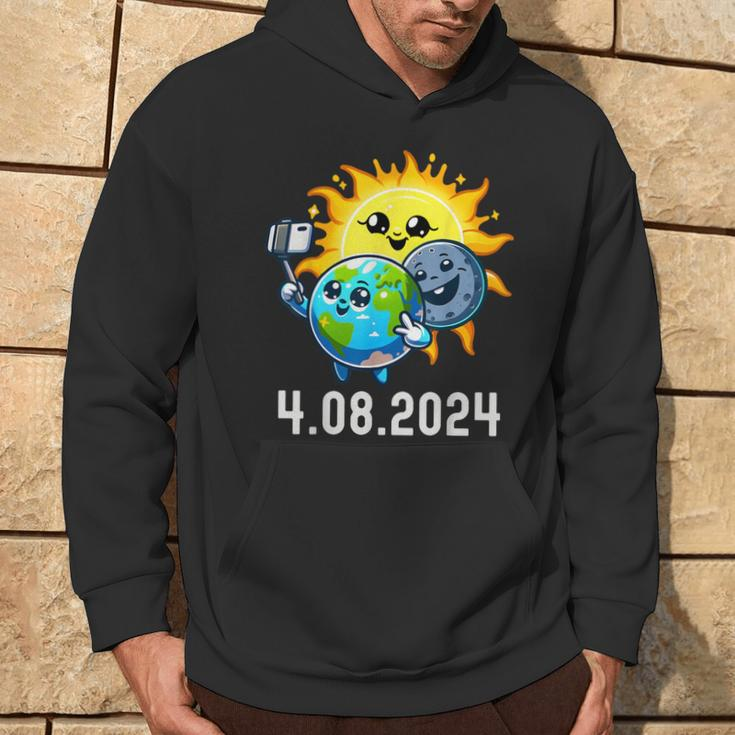 Total Solar Eclipse 2024 Totality April 8 Cute Selfie Hoodie Lifestyle