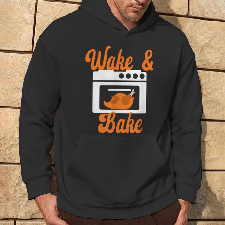 Wake & Bake Thanksgiving Truthahn Lustiger Papa Witz Friendsgiving Kapuzenpullover Lebensstil