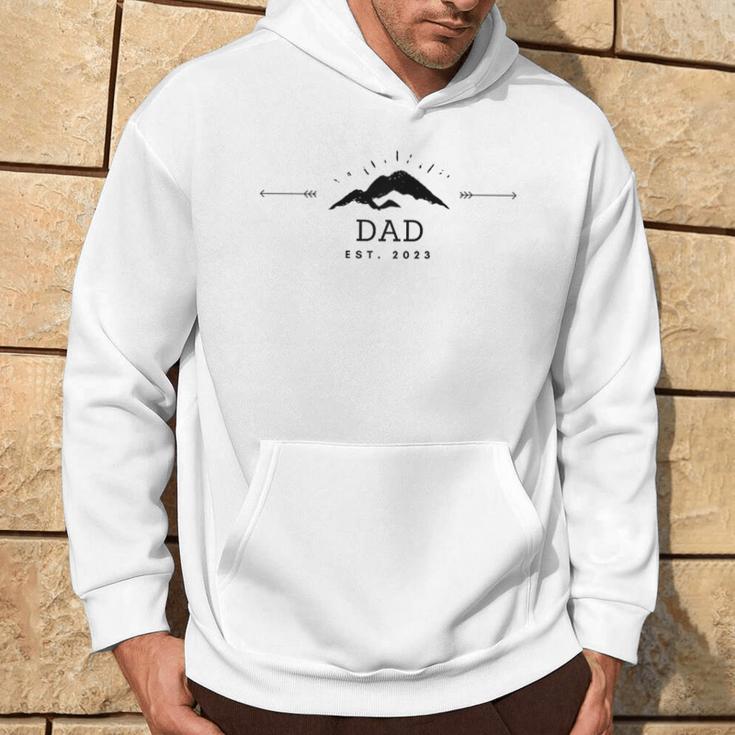 Herren Dad Est 2023 Fels Berg Männer Mann Papa Cool Schwarz Raglan Kapuzenpullover Lebensstil