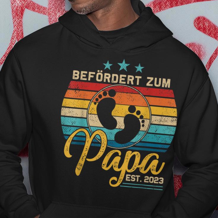 Beförderte Zum Papa 2023 Vintage Ich Werde Papa 2023 Loading Hoodie Unique Gifts