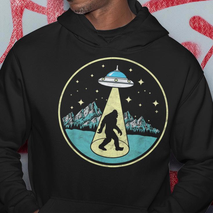 Bigfoot Abduction Vintage Sasquatch & Ufo Alien Graphic Hoodie Unique Gifts