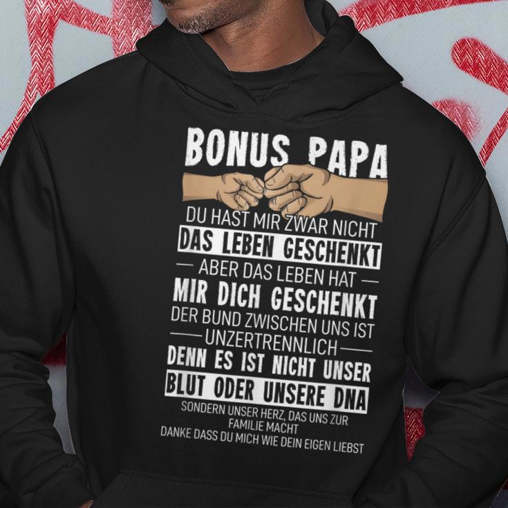 With Bonus Papa Du Hast Mir Zwar Nicht Das Leben Geschenkt Uns Kapuzenpullover Lustige Geschenke