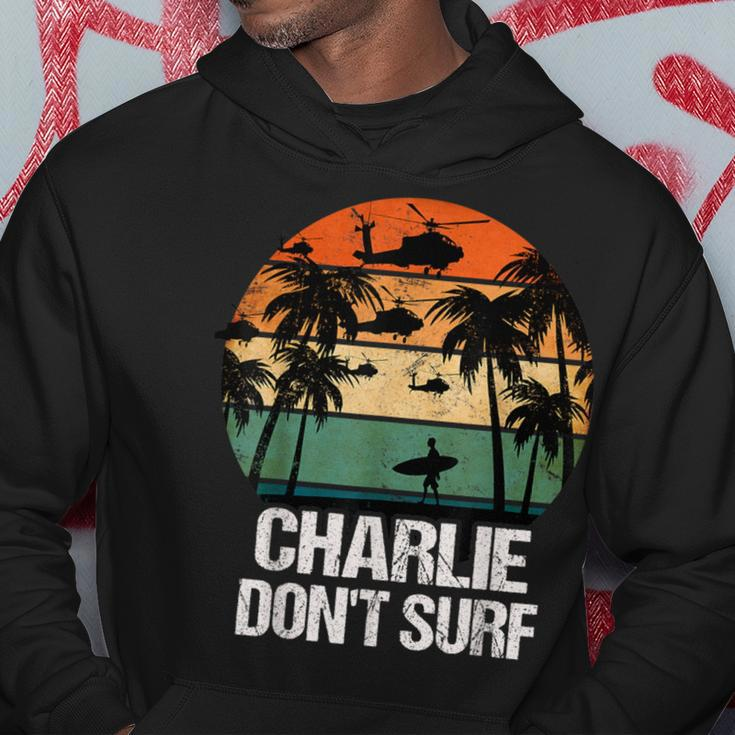 Charlie Dont Surf Helicopter Beach Vietnam Surfer Hoodie Lustige Geschenke